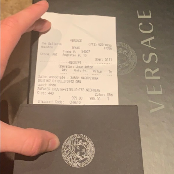 Versace shoes come with box and bag as well - Picture 7 of 8